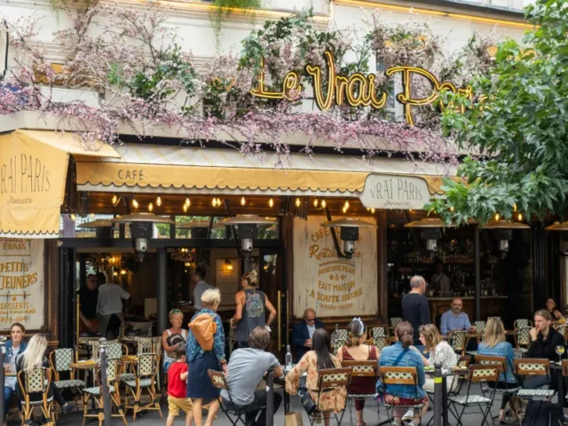 Paris Food Scene: Multilingual Menus & Must-Try Dishes